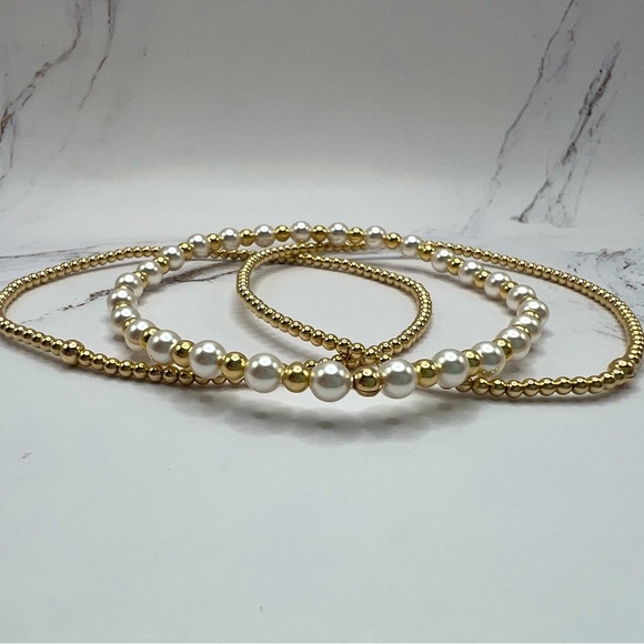 The Pearl Stack - Set of 3 Bracelets made with 14k Gold Filled & Pearl B… - Picture 2 of 6